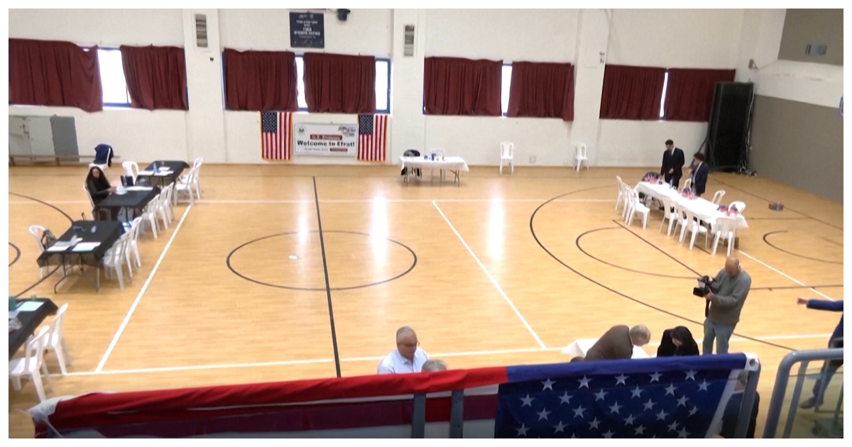 বেথলেহেমের নিকটবর্তী ইফরাত বসতিতে শুক্রবার  সরাসরি এই সেবা দেয়া হয়। ছবি: রয়টার্স